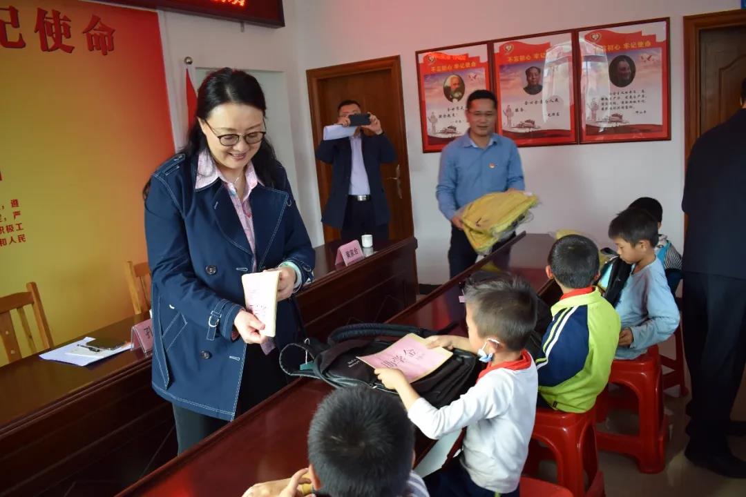 【“我为群众办实事”典型案例】彩神IV争霸集团用好困难帮扶机制 畅通62名困难职工子女求学路 【“我为群众办实事”典型案例】彩神IV争霸集团用好困难帮扶机制 畅通62名困难职工子女求学路