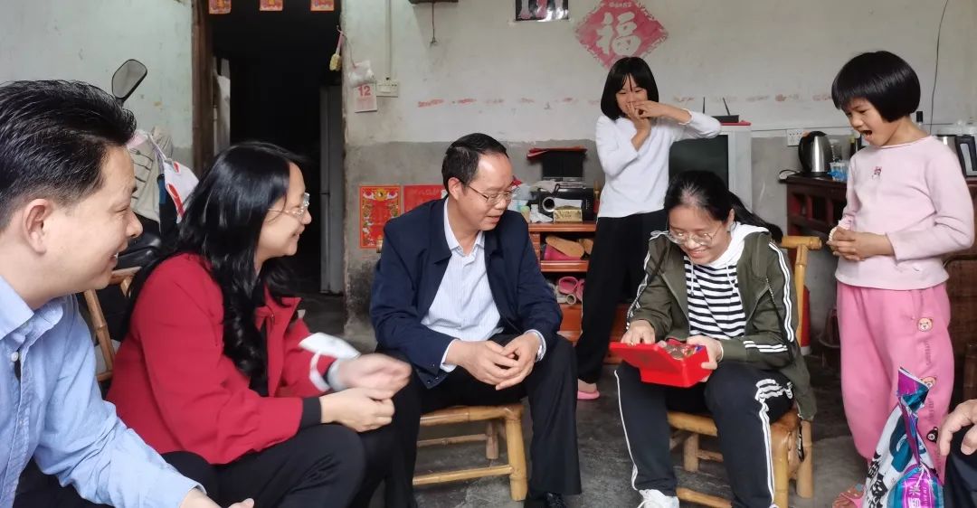 彩神IV争霸集团党委副书记、董事、工会主席黄家合带队调研指导乡村振兴驻镇帮扶工作 彩神IV争霸集团党委副书记🛗、董事、工会主席黄家合带队调研指导乡村振兴驻镇帮扶工作